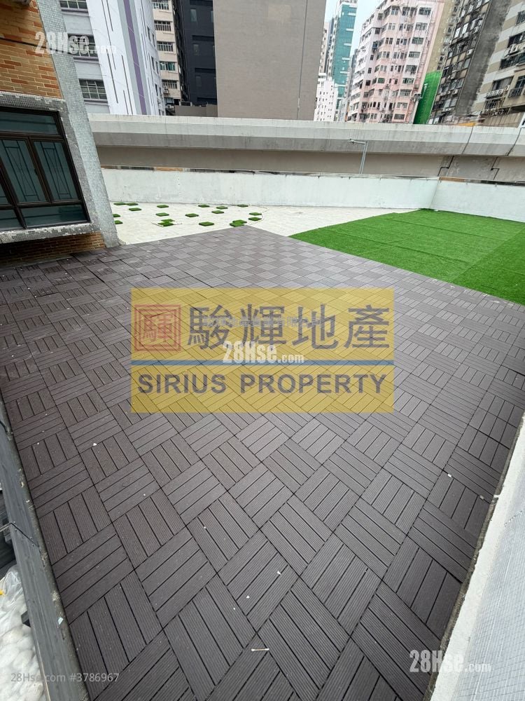 Royal Building Sell 3 Bedrooms , 1 Bathroom 374 ft²