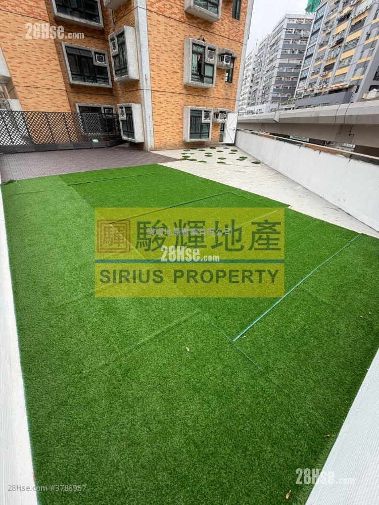 Royal Building Sell 3 Bedrooms , 1 Bathroom 374 ft²