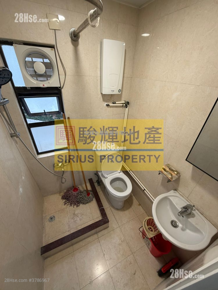 Royal Building Sell 3 Bedrooms , 1 Bathroom 374 ft²