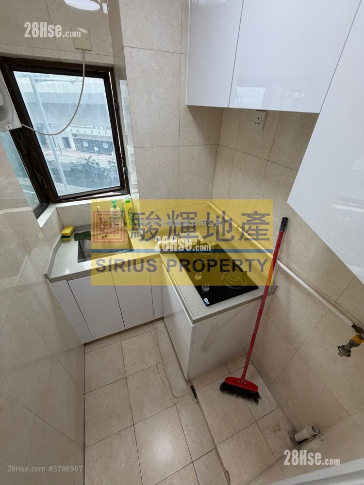 Royal Building Sell 3 Bedrooms , 1 Bathroom 374 ft²