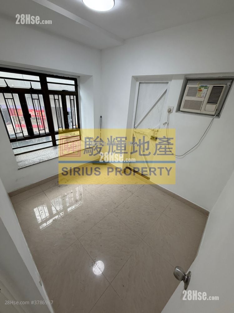 Royal Building Sell 3 Bedrooms , 1 Bathroom 374 ft²