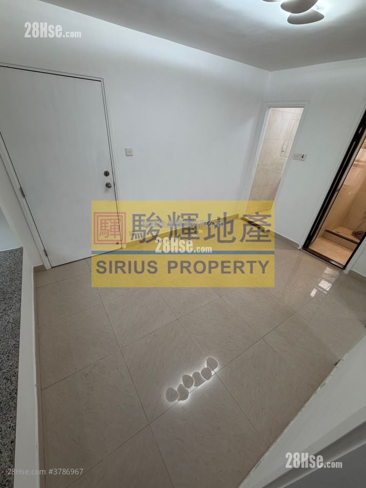 Royal Building Sell 3 Bedrooms , 1 Bathroom 374 ft²