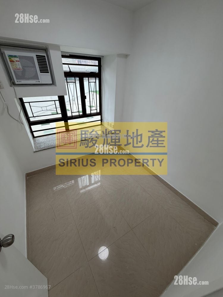 Royal Building Sell 3 Bedrooms , 1 Bathroom 374 ft²