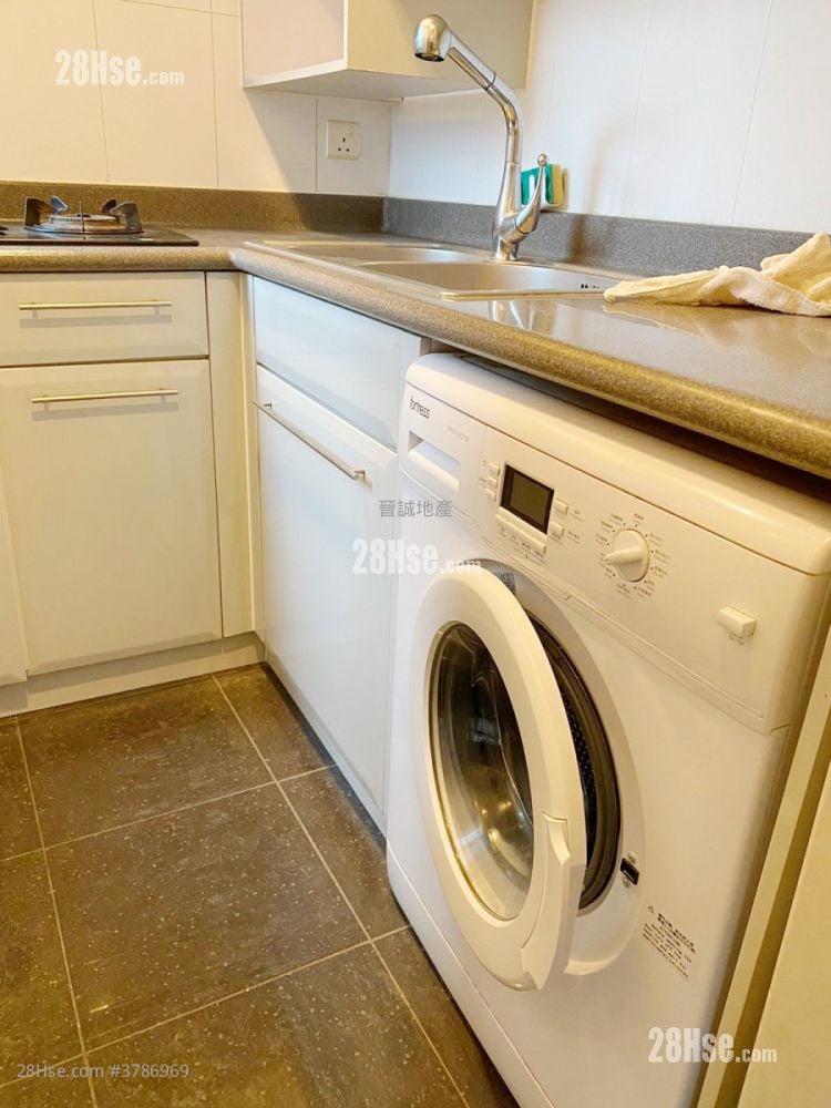 Summit Terrace Sell 2 Bedrooms , 1 Bathroom 450 ft²