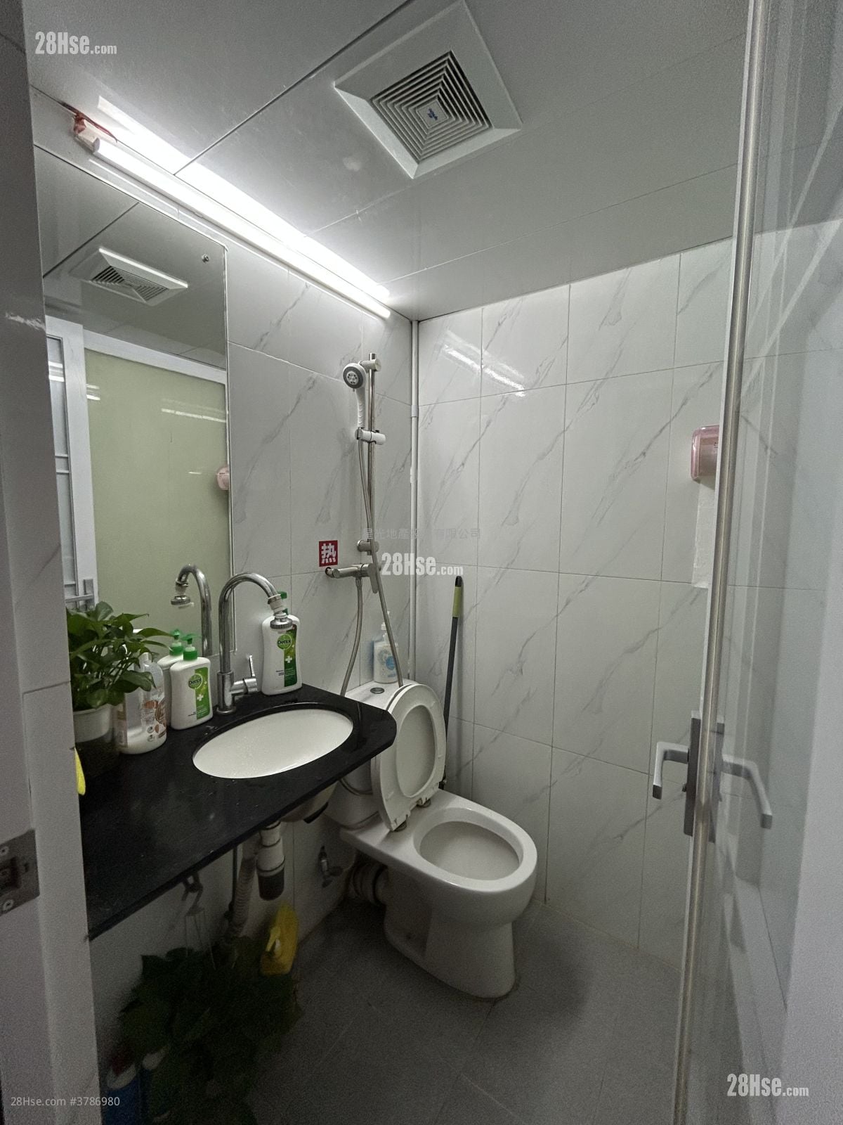 Kwei Un House Rental 3 Bedrooms , 1 Toilet 420 ft²