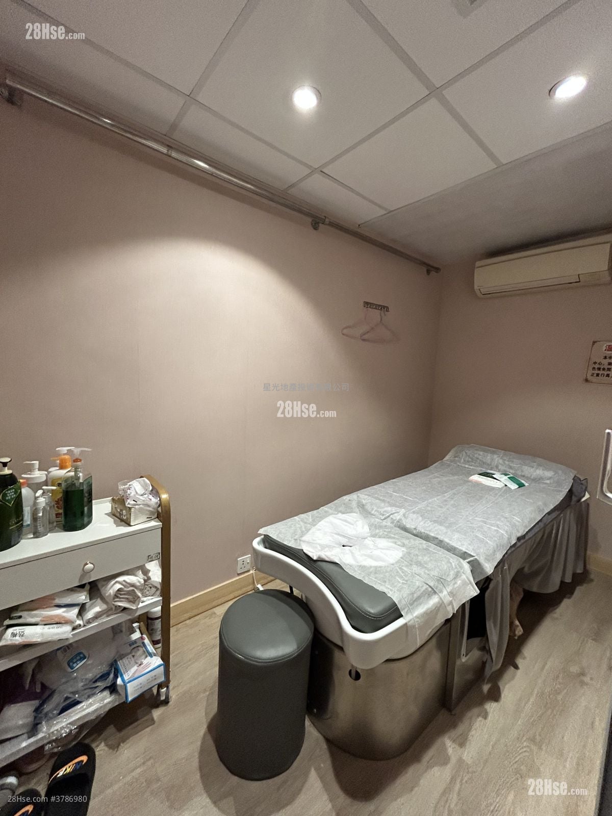 Kwei Un House Rental 3 Bedrooms , 1 Toilet 420 ft²