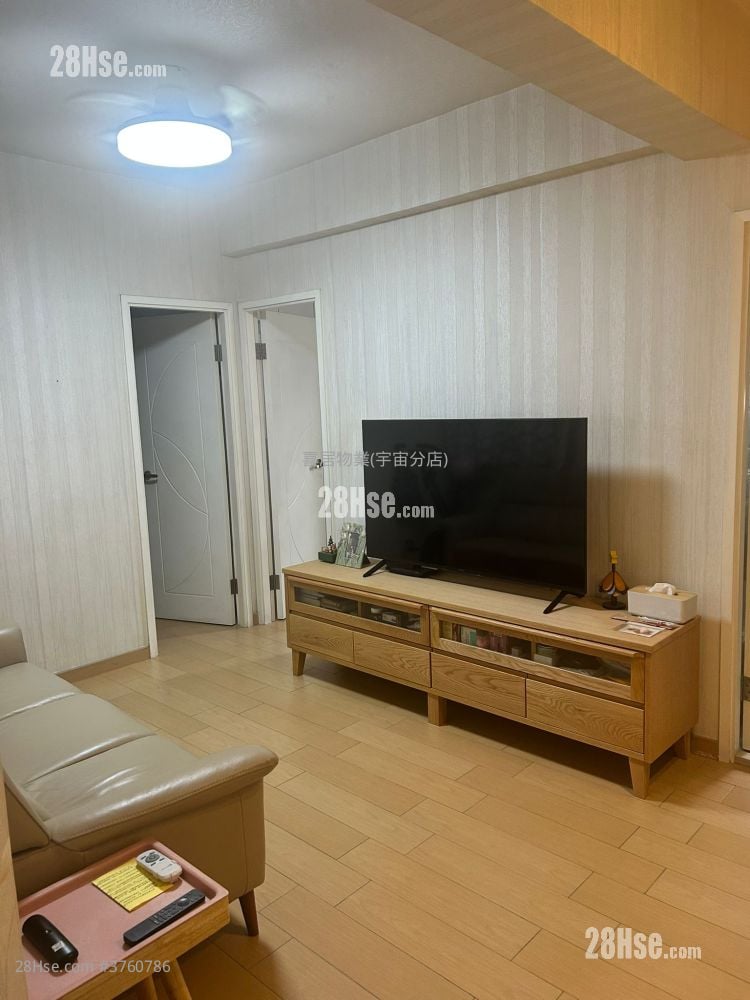 Hung Yu Mansion Sell 2 Bedrooms , 1 Bathroom 405 ft²