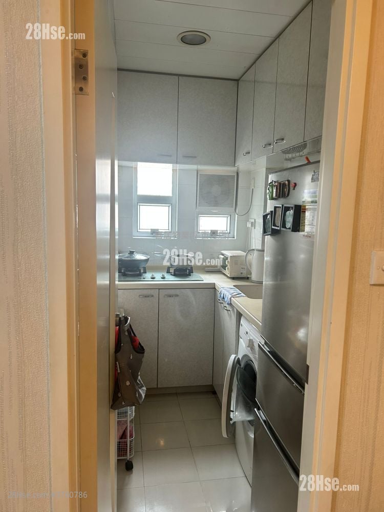 Hung Yu Mansion Sell 2 Bedrooms , 1 Bathroom 405 ft²