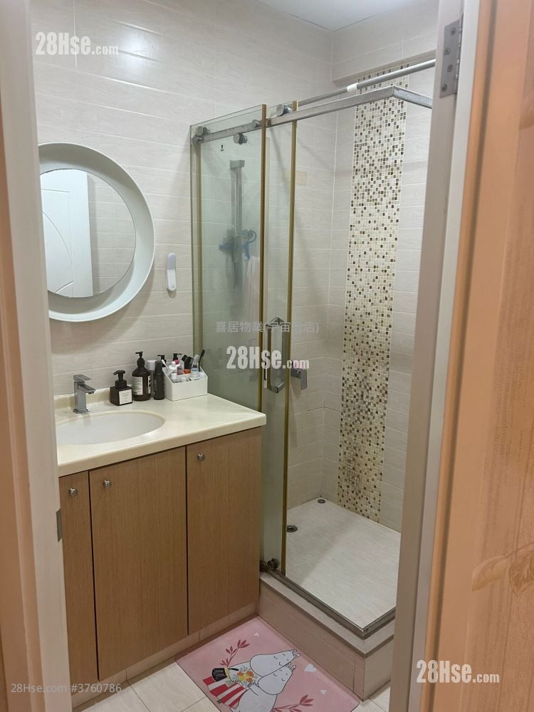 Hung Yu Mansion Sell 2 Bedrooms , 1 Bathroom 405 ft²