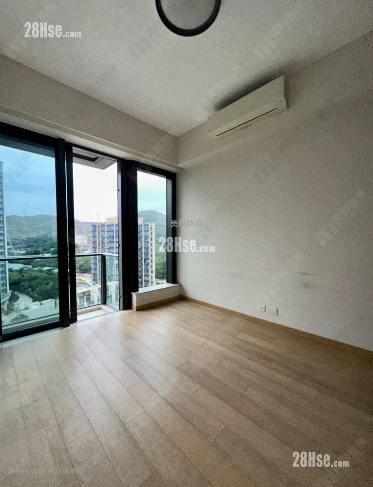 Crescent Green Sell 3 Bedrooms 966 ft²