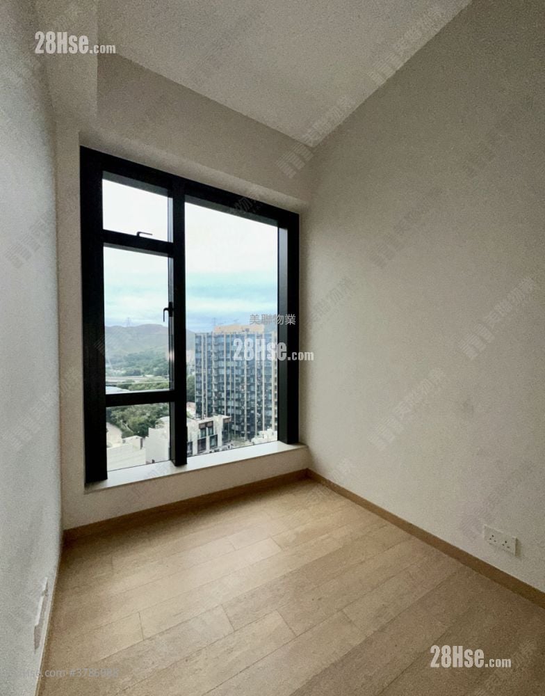 Crescent Green Sell 3 Bedrooms 966 ft²