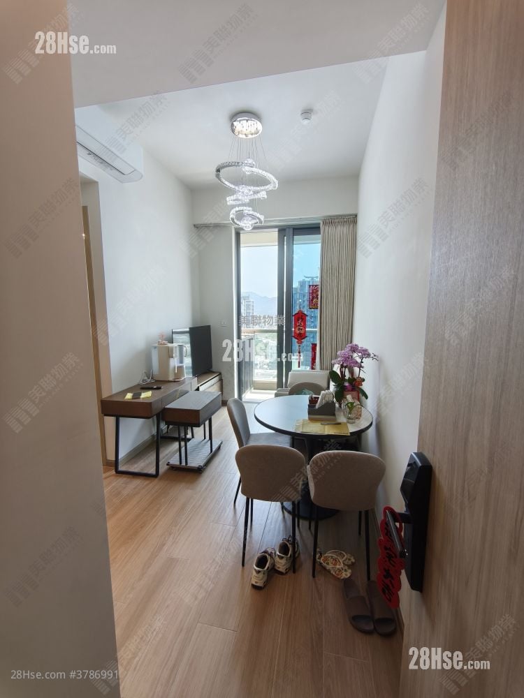 Hava Rental 370 ft²