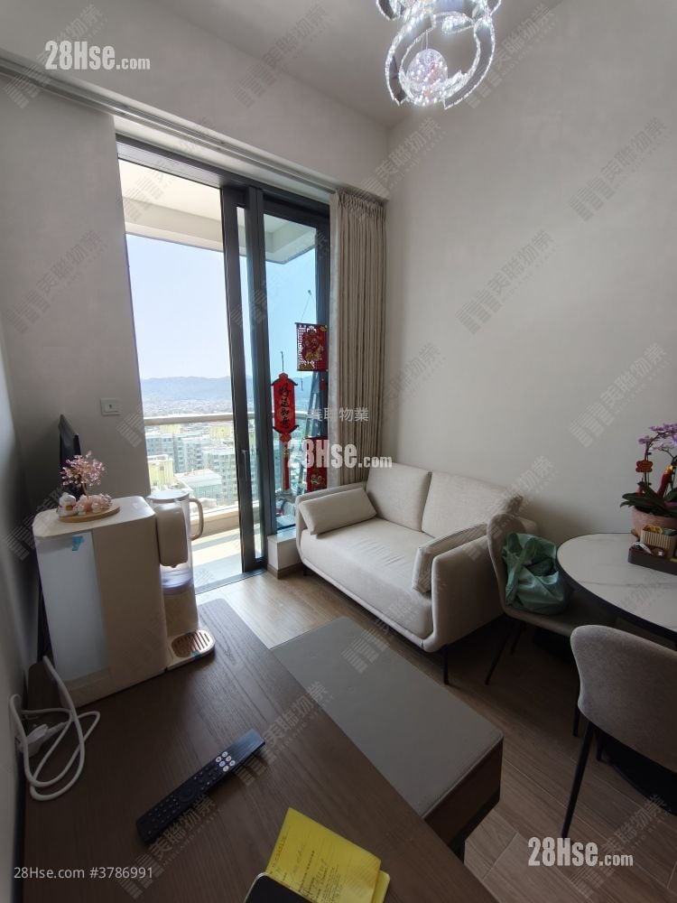 Hava Rental 370 ft²