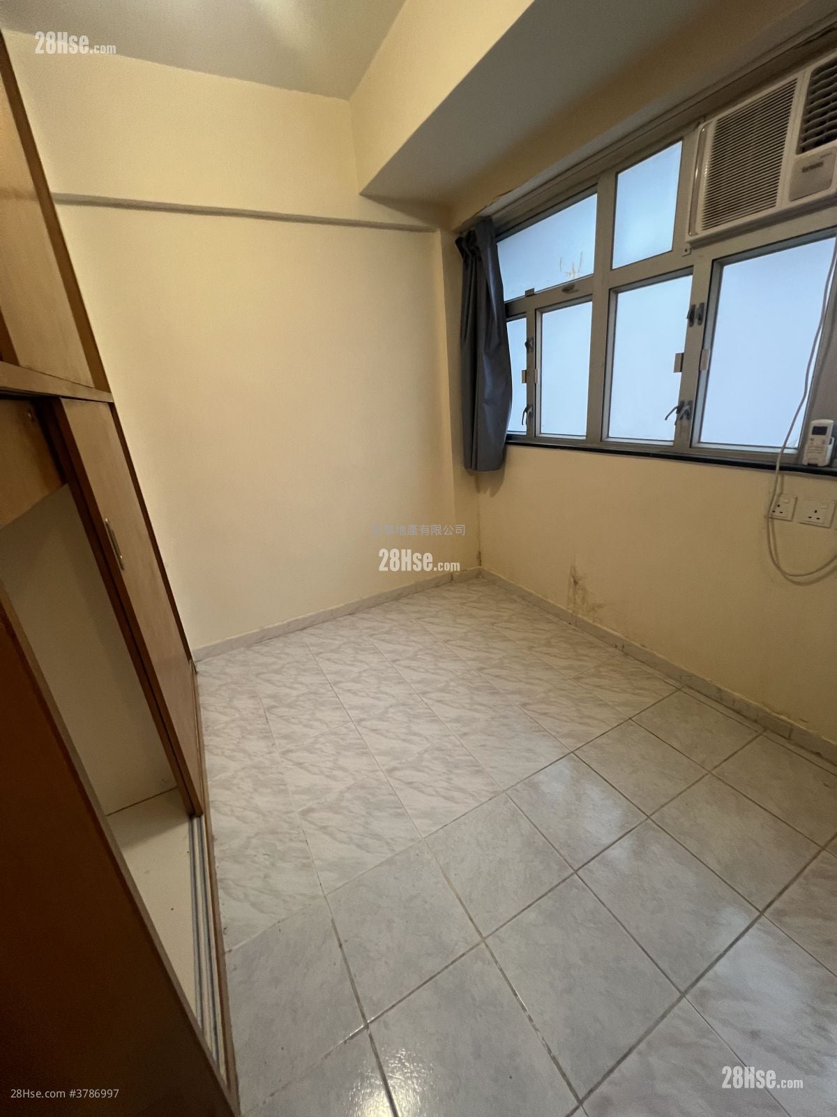 Tak Lee Building Rental 1 Bedroom , 1 Bathroom 254 ft²