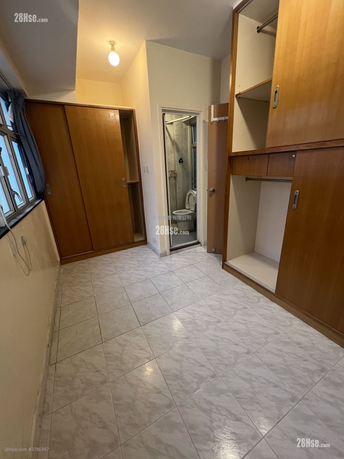 Tak Lee Building Rental 1 Bedroom , 1 Bathroom 254 ft²