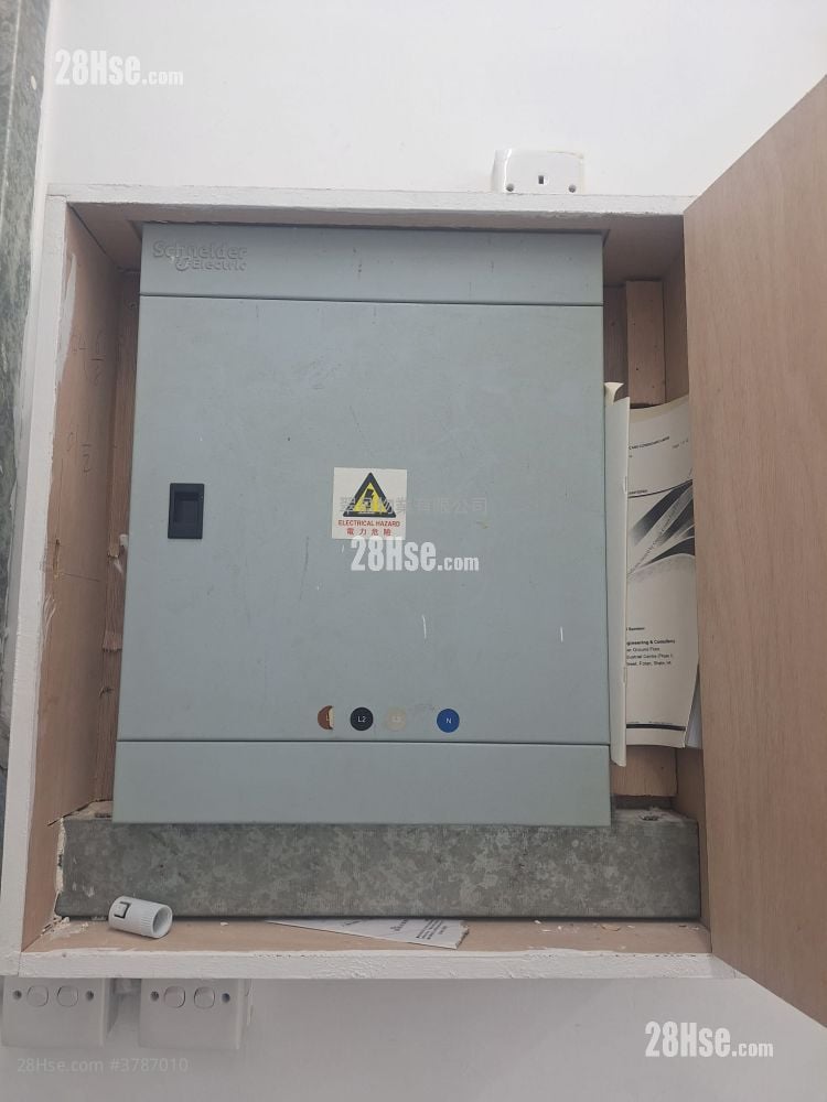 Tsun Win Factory Building Rental 650 ft²