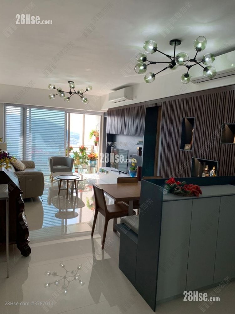 living room: Ocean Pride Rental 4 Bedrooms , 2 Bathrooms 1,162 ft²