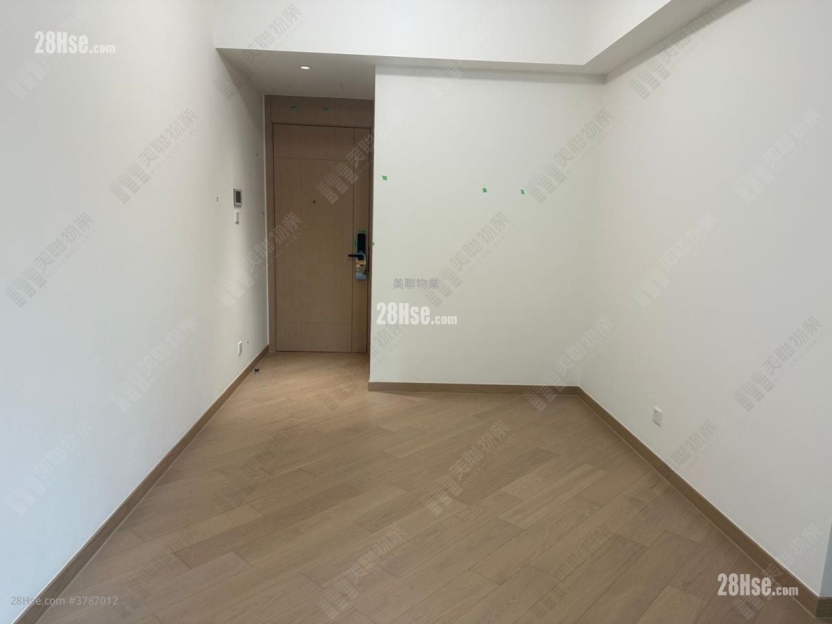 Grand Mayfair  Rental 679 ft²