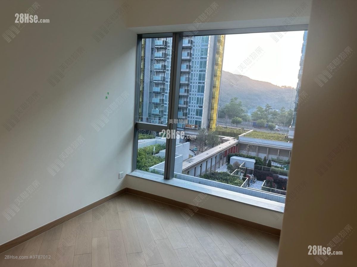 Grand Mayfair  Rental 679 ft²