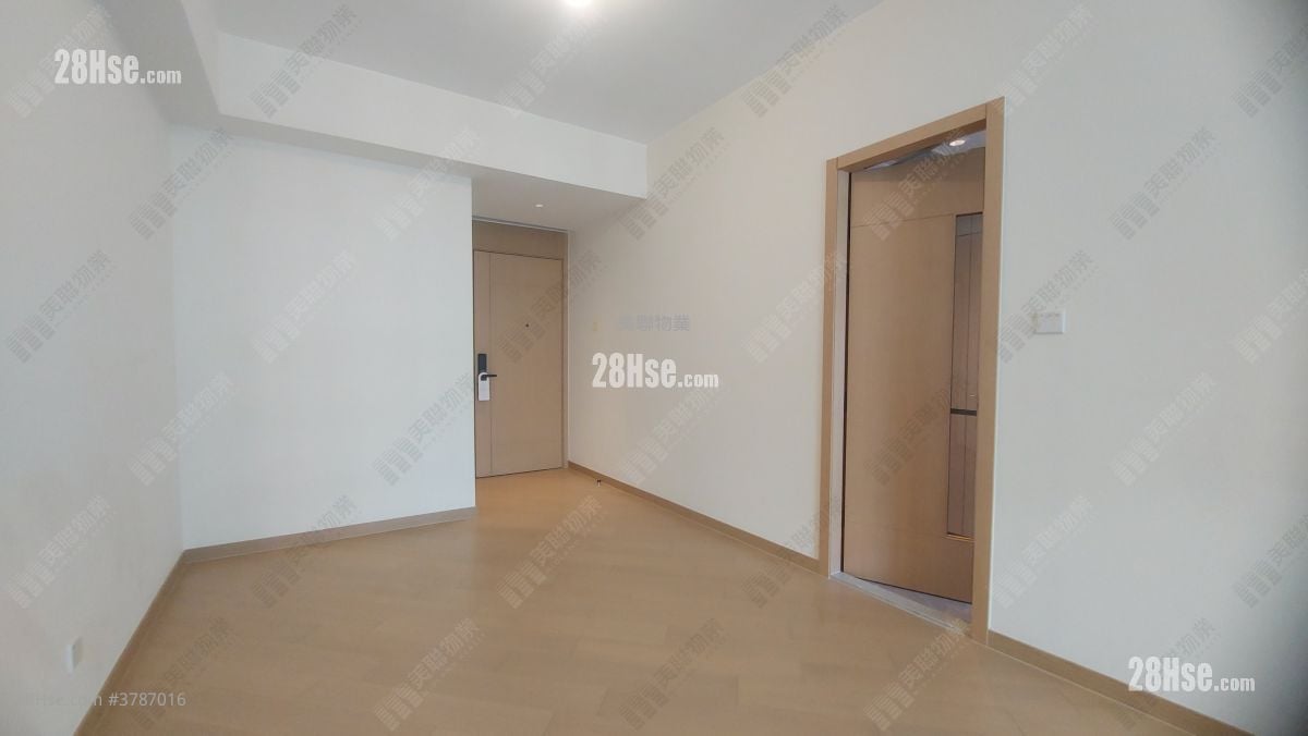 Grand Mayfair  Rental 768 ft²