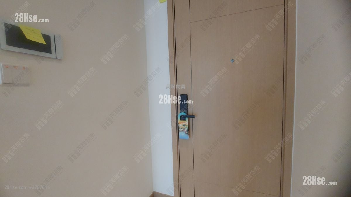 Grand Mayfair  Rental 768 ft²