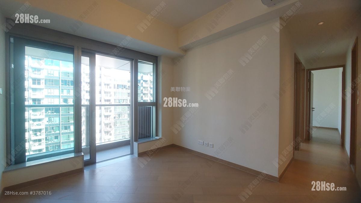 Grand Mayfair  Rental 768 ft²