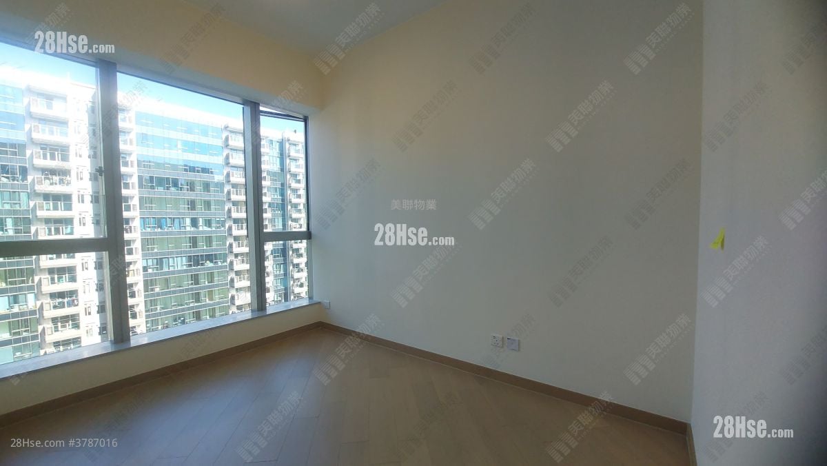 Grand Mayfair  Rental 768 ft²