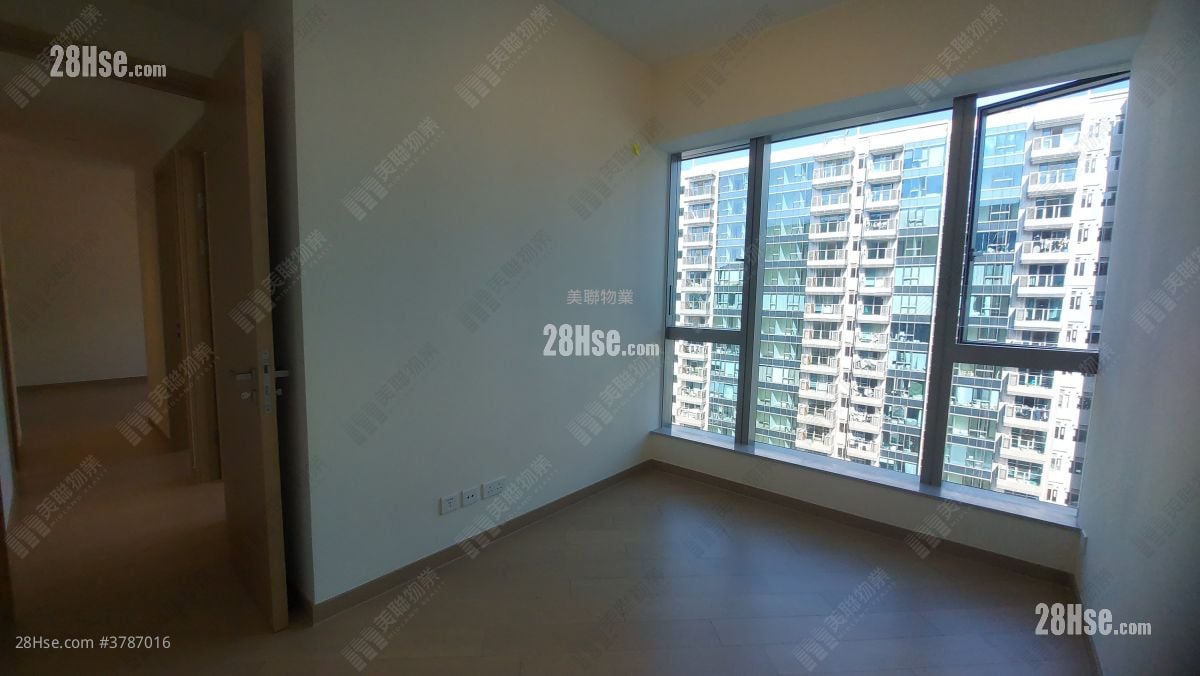 Grand Mayfair  Rental 768 ft²