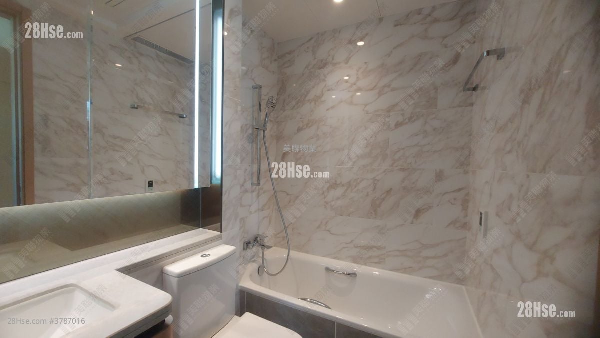 Grand Mayfair  Rental 768 ft²