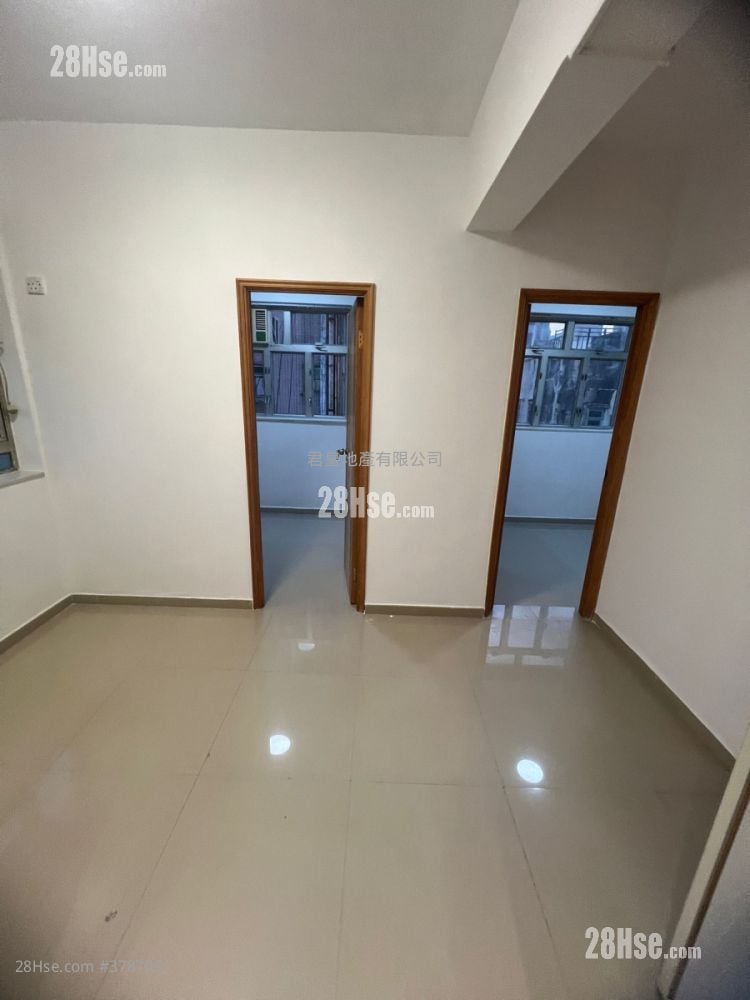 唐楼 售盘 2 房 , 1 浴室 329 平方尺