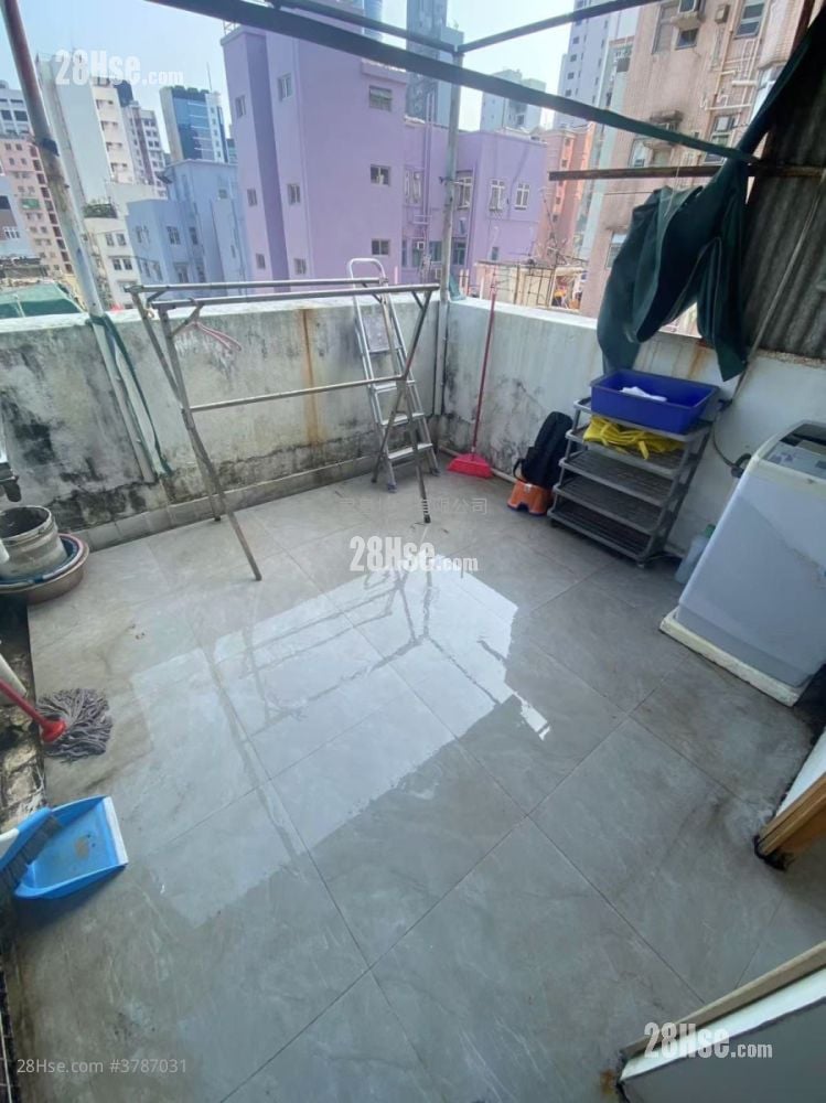 唐楼 售盘 2 房 , 1 浴室 329 平方尺