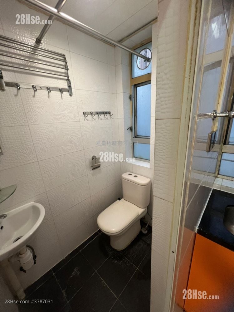 唐楼 售盘 2 房 , 1 浴室 329 平方尺