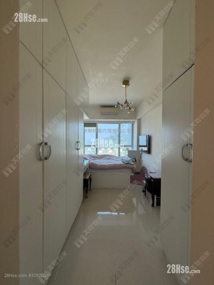 Le Prestige Sell 4 Bedrooms , 3 Bathrooms 976 ft²