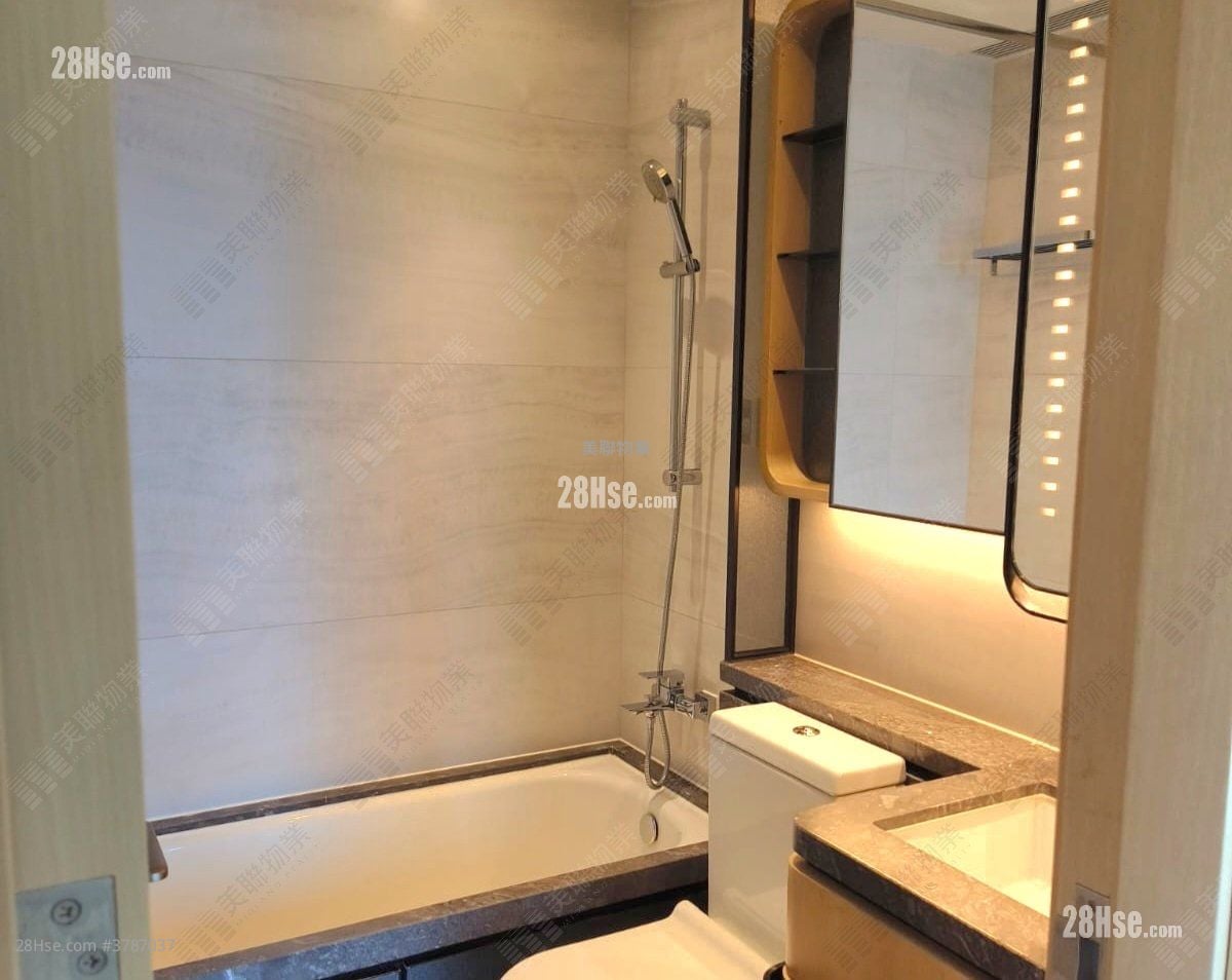 One Victoria Rental 2 Bedrooms 451 ft²