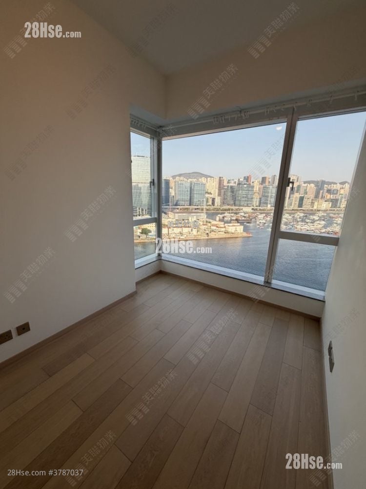 One Victoria Rental 2 Bedrooms 451 ft²