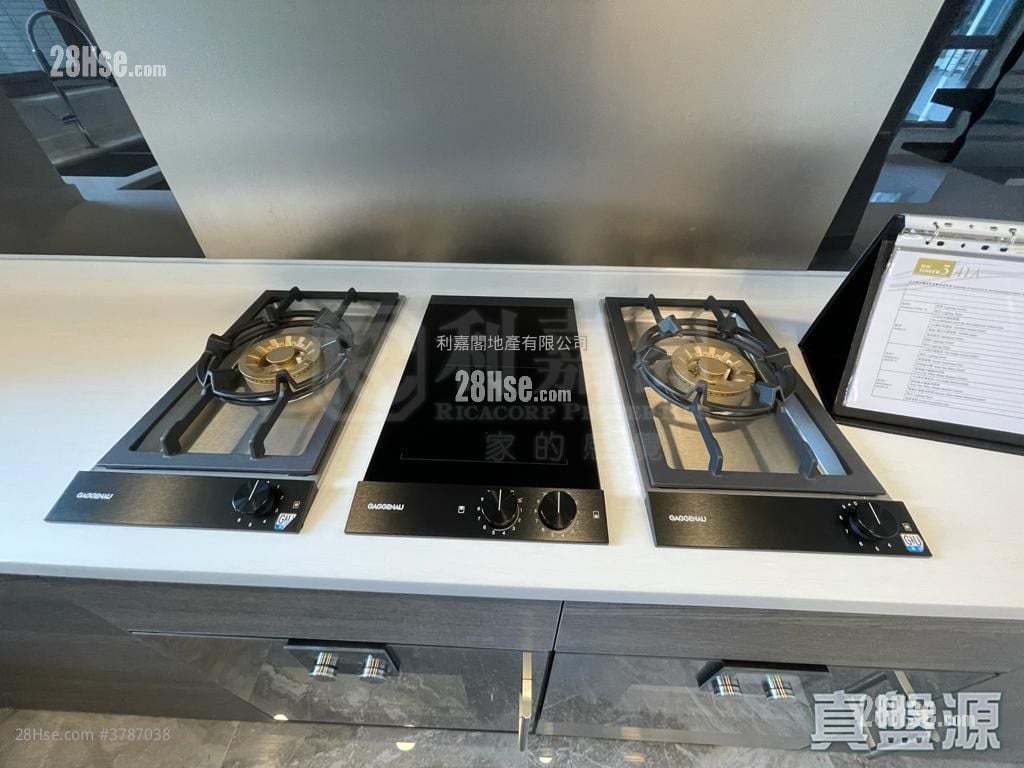 Sea To Sky Sell 4 Bedrooms , 4 Bathrooms 1,054 ft²