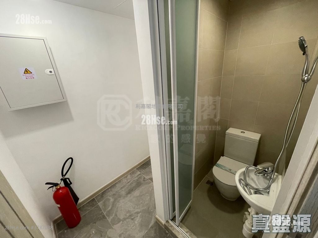 Sea To Sky Sell 4 Bedrooms , 4 Bathrooms 1,054 ft²