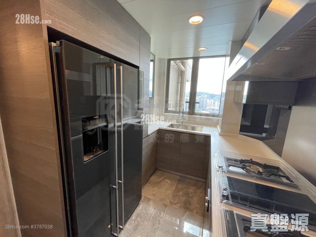 Sea To Sky Sell 4 Bedrooms , 4 Bathrooms 1,054 ft²