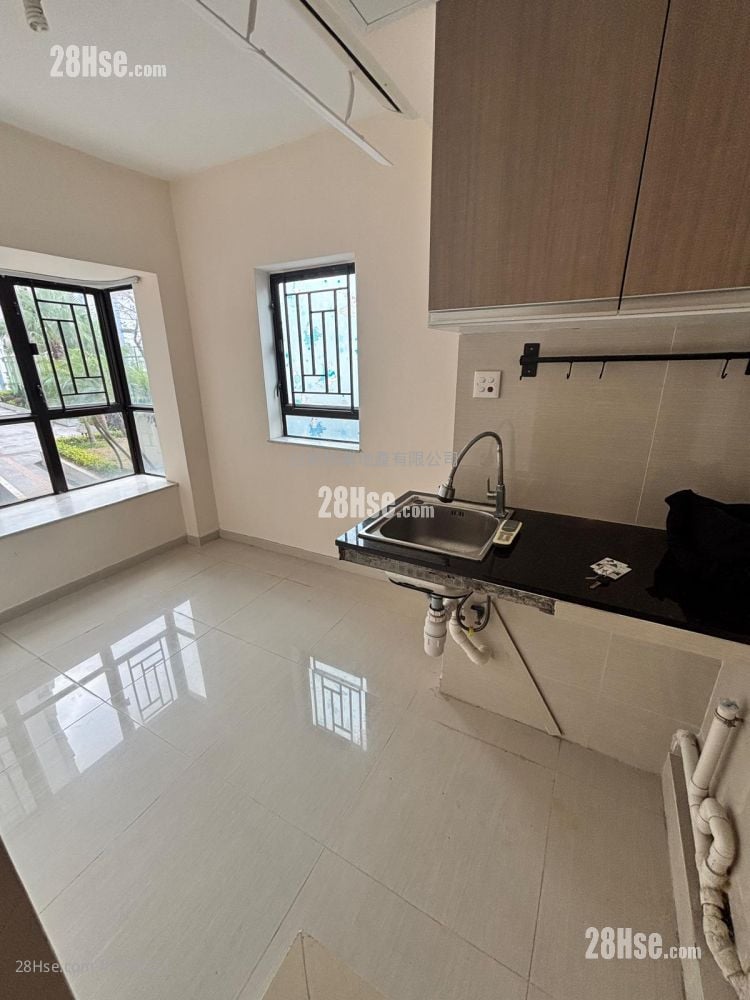 Alpine Garden Rental Studio , 1 Bathroom