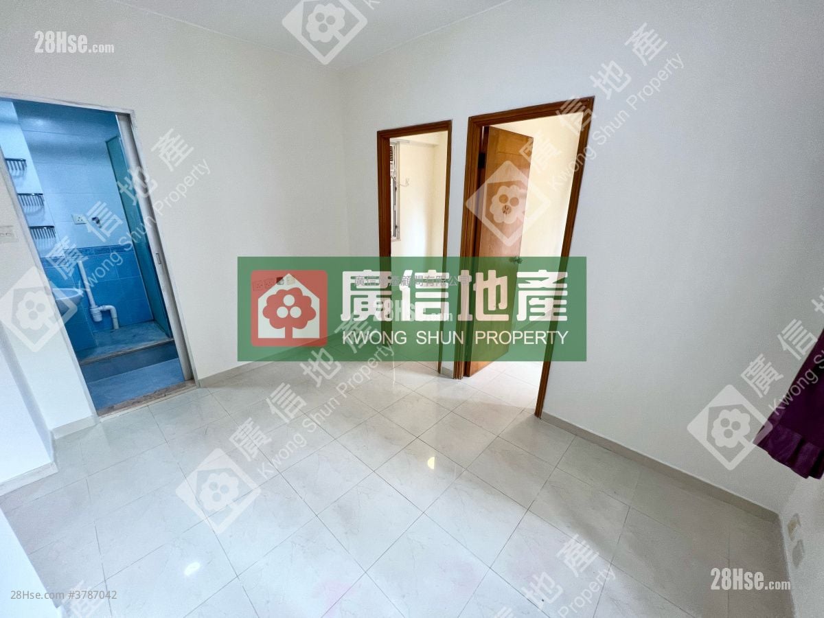 Hung Wai Building Rental 2 Bedrooms , 1 Bathroom 305 ft²