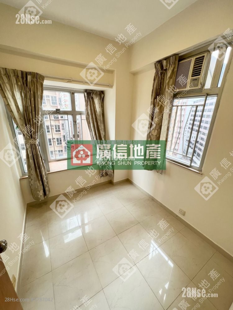 Hung Wai Building Rental 2 Bedrooms , 1 Bathroom 305 ft²