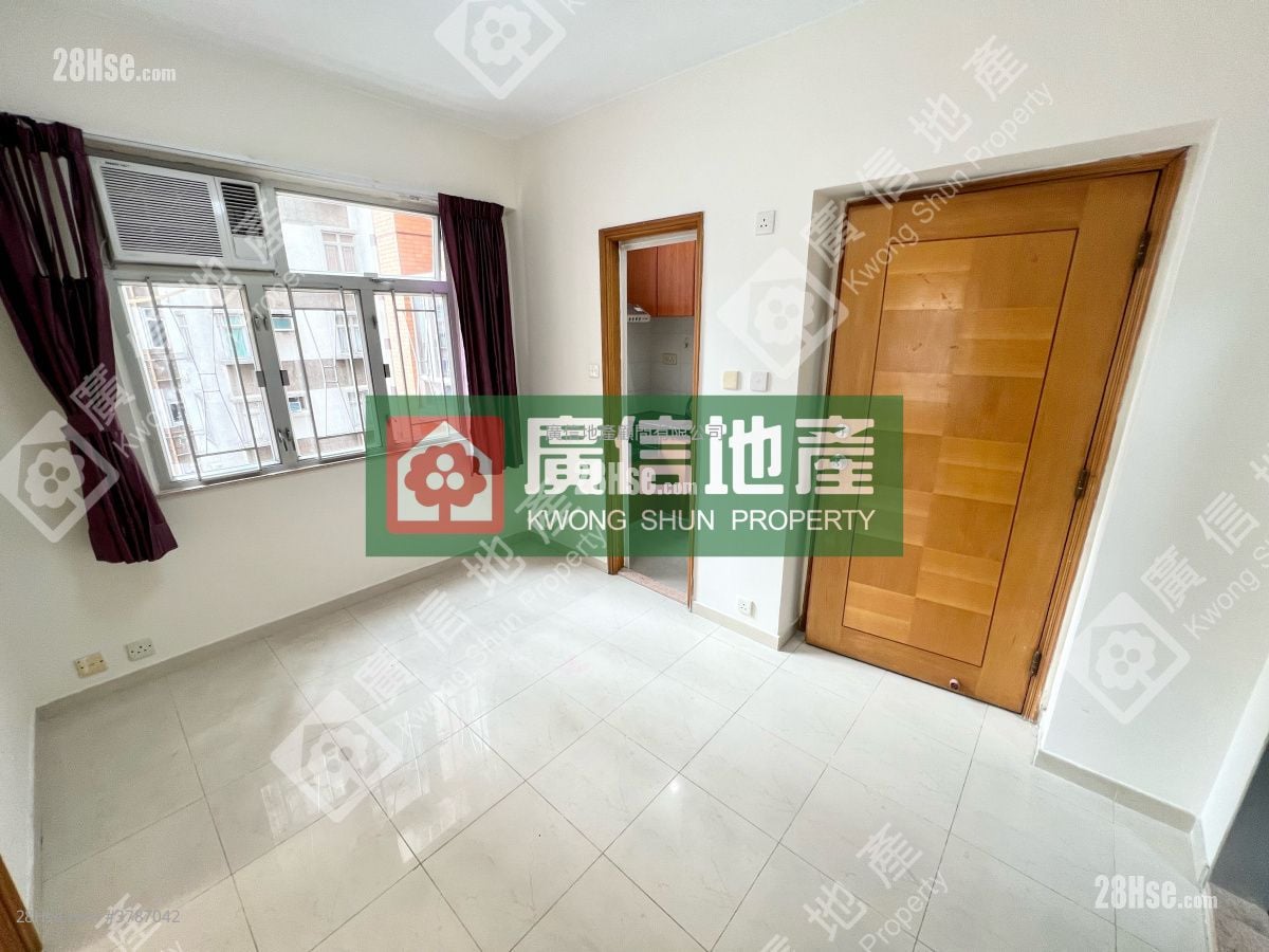 Hung Wai Building Rental 2 Bedrooms , 1 Bathroom 305 ft²
