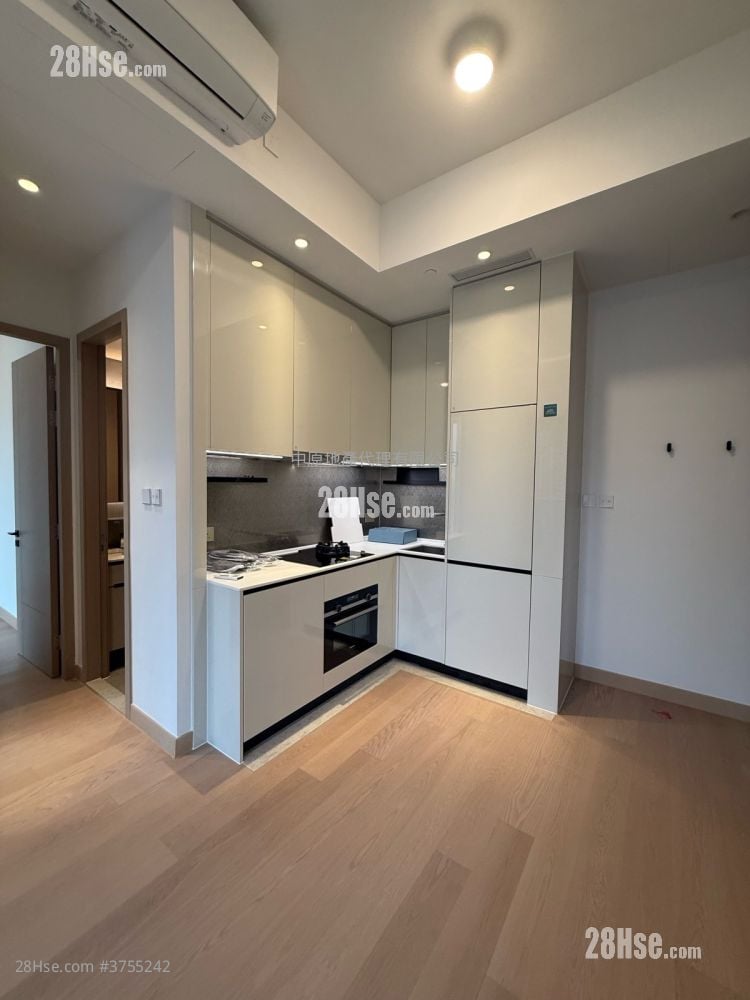 Seasons Place 售盘 2 房 , 1 浴室 447 平方尺