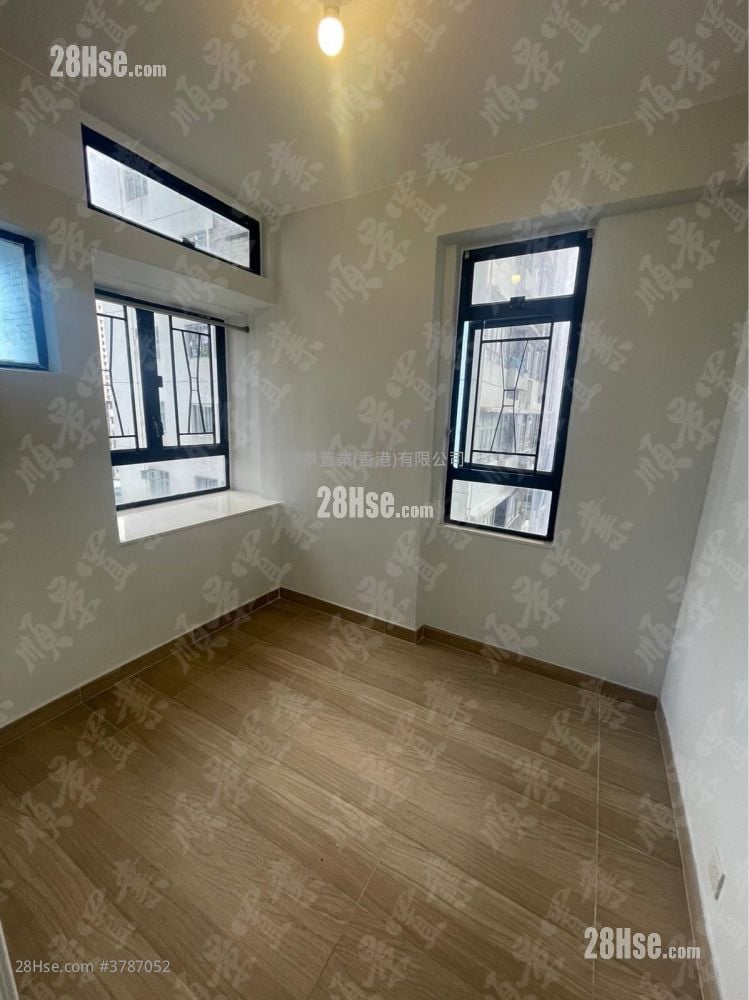 Prosperous Garden Sell 2 Bedrooms , 1 Bathroom 478 ft²