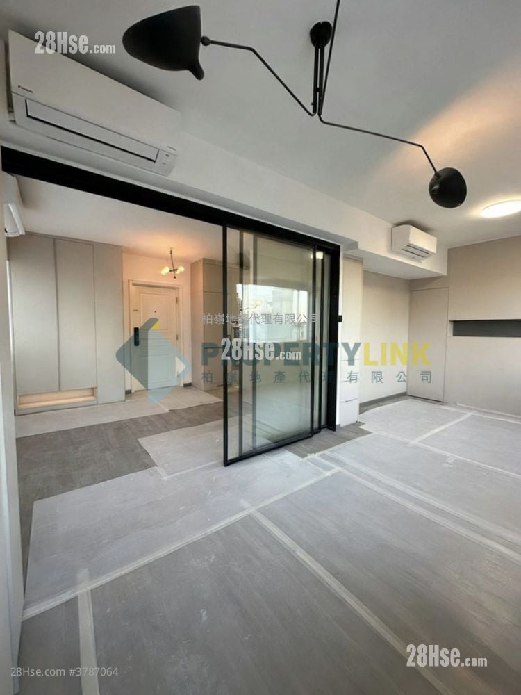 Ying Fai Court Sell 1 Bedroom , 1 Bathroom 447 ft²