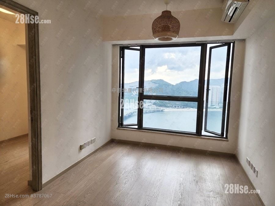 Sea To Sky Sell 2 Bedrooms , 1 Bathroom 481 ft²