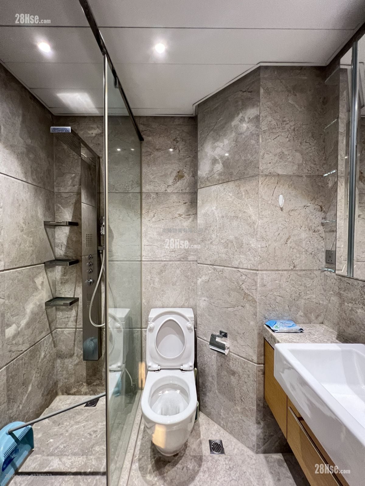 The Met. Sublime Rental 1 Bedroom , 1 Bathroom 259 ft²