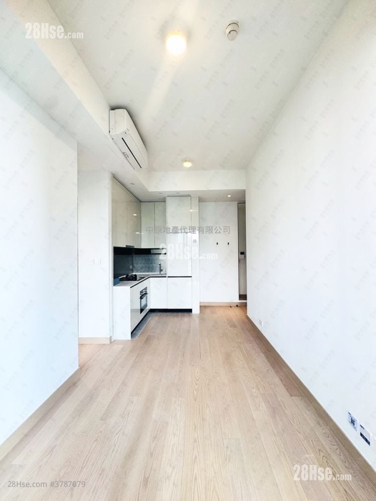 Seasons Place 售盘 2 房 , 1 浴室 447 平方尺