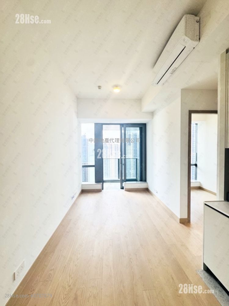 Seasons Place 售盘 2 房 , 1 浴室 447 平方尺