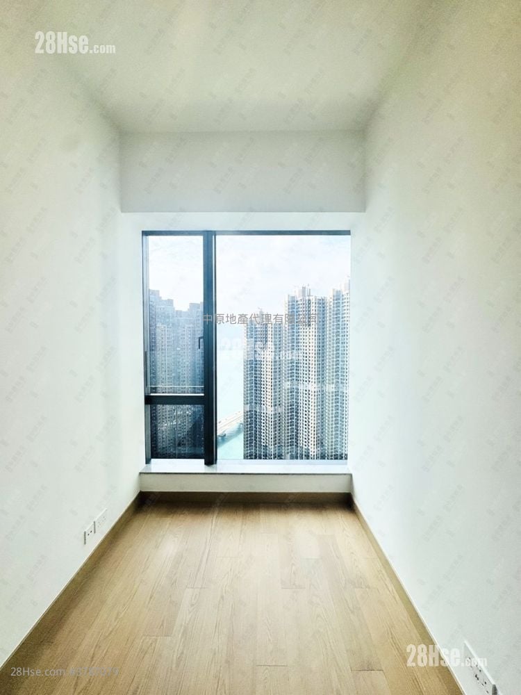 Seasons Place 售盘 2 房 , 1 浴室 447 平方尺